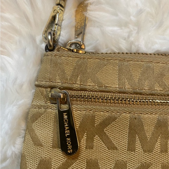 Michael Michael Kors Signature Monogram Wristlet Wallet Purse - Picture 7 of 12